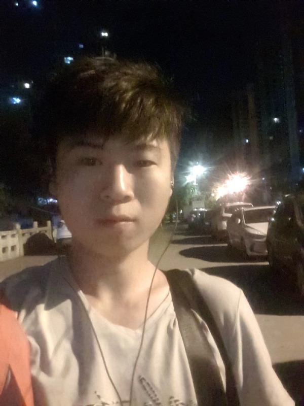 流星的瞬间的第一张照片--长乐婚介网