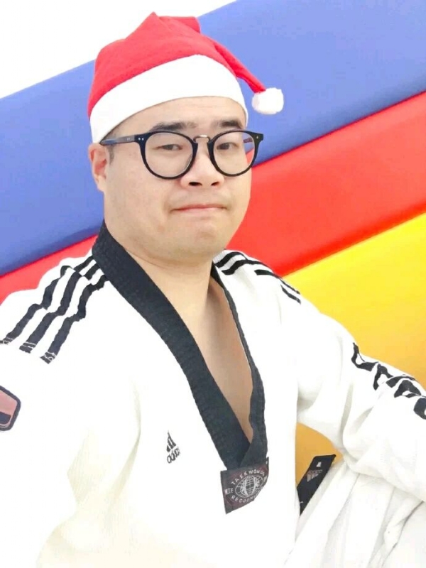 何当重相见的第一张照片--长乐婚介网