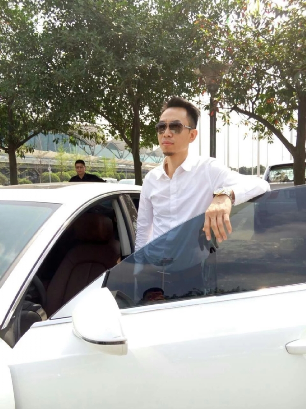 杨岳的第一张照片--长乐婚介网