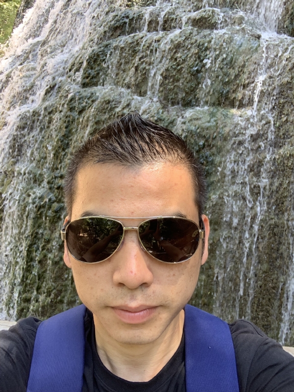 高兴的第二张照片--长乐婚介网