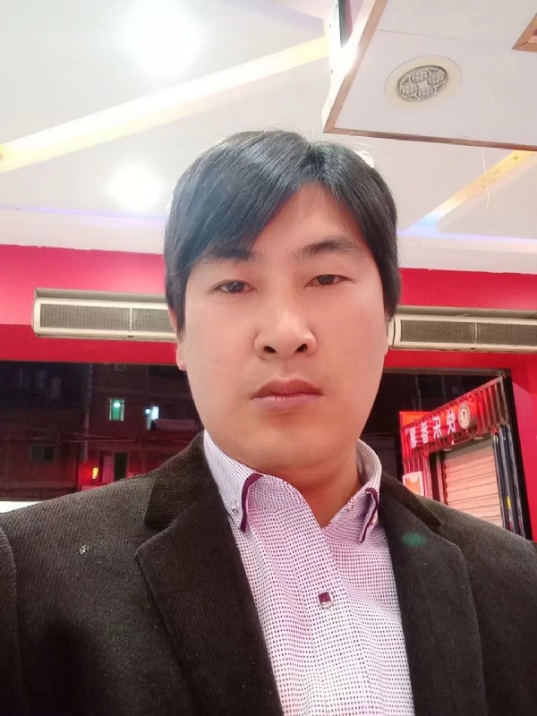 奔跑的第二张照片--长乐婚介网