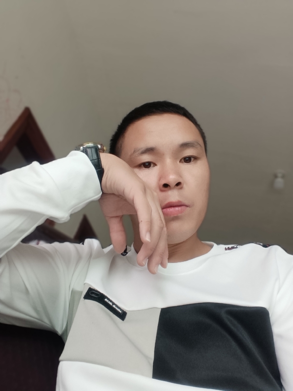 冷漠的第一张照片--长乐婚介网