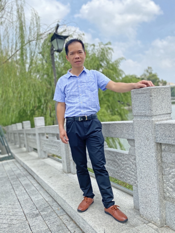 奇峰向阳的第一张照片--长乐婚介网