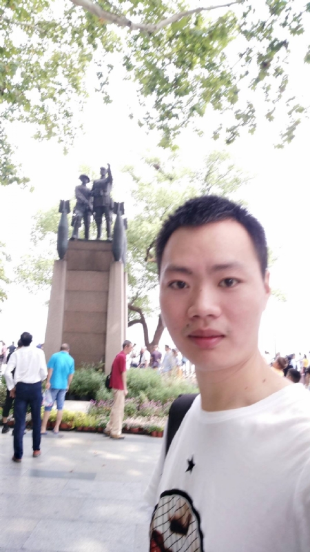 志东的第三张照片--长乐婚介网
