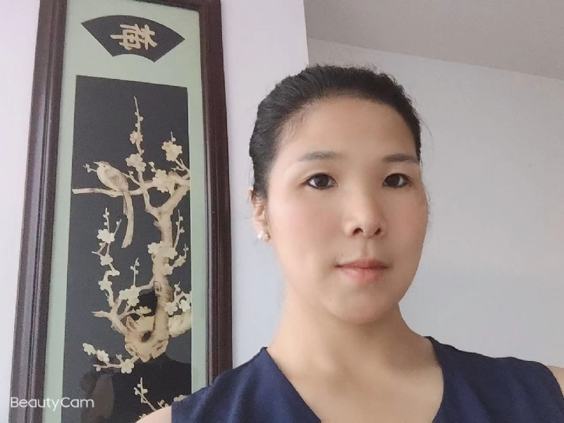 微笑的第一张照片--长乐婚介网