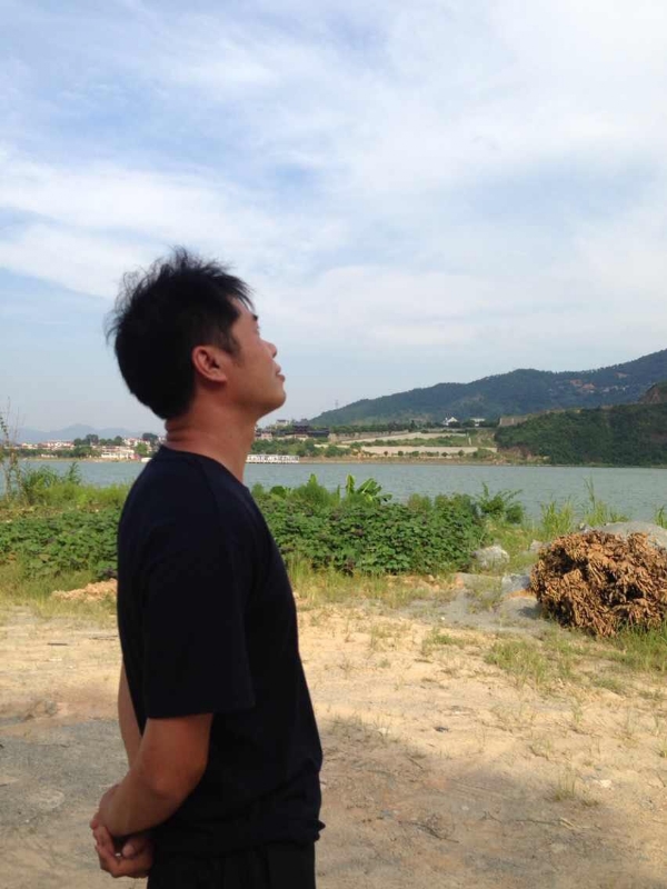 雾里看花的第一张照片--长乐婚介网