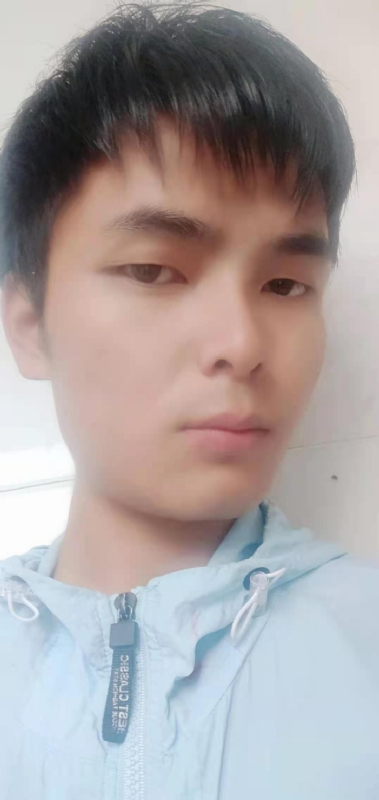 安静的男生的第一张照片--长乐婚介网
