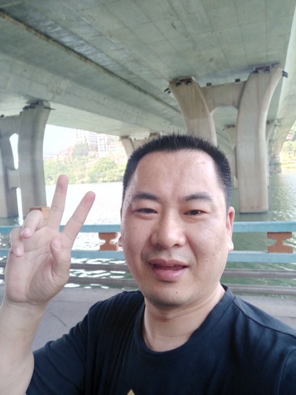 上人的第一张照片--长乐婚介网
