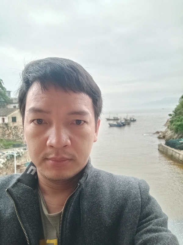 啊亮的第一张照片--长乐婚介网