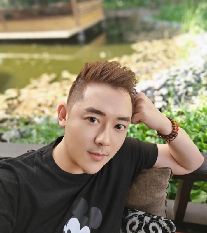 黄家豪的第二张照片--长乐婚介网