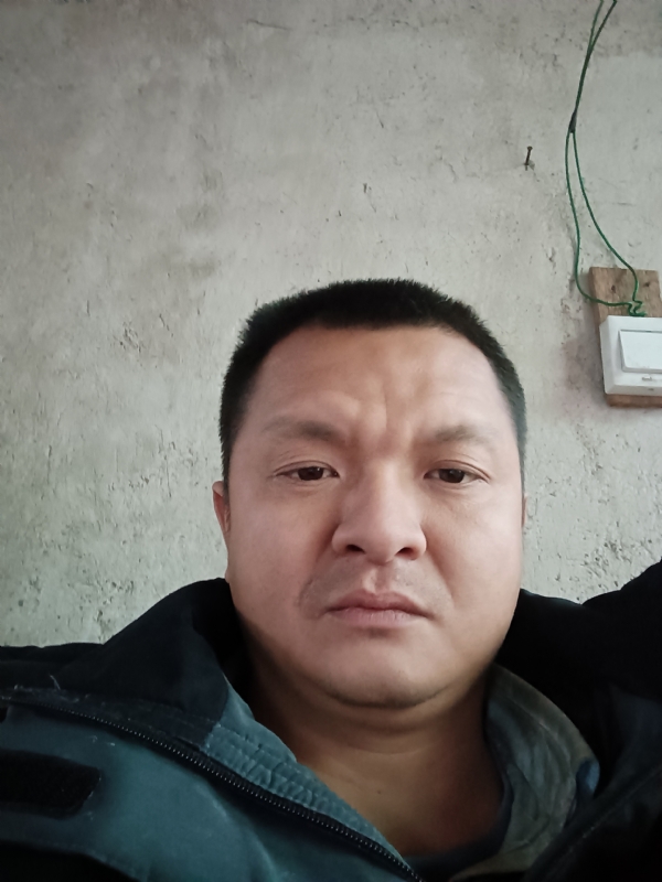 兰成龙的第二张照片--长乐婚介网