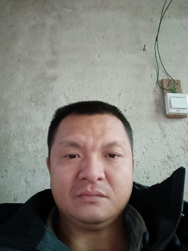 兰成龙的第三张照片--长乐婚介网