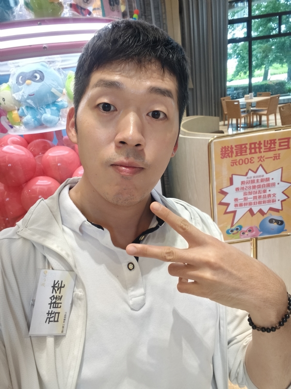 銪哲的第一张照片--长乐婚介网